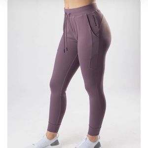 Alphalete “Premium V2 Jogger” Black Plum, size L